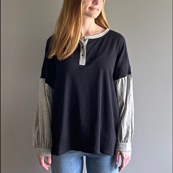 Umgee Tops - Women’s Umgee  Billow  Sleeve Top with Buttons